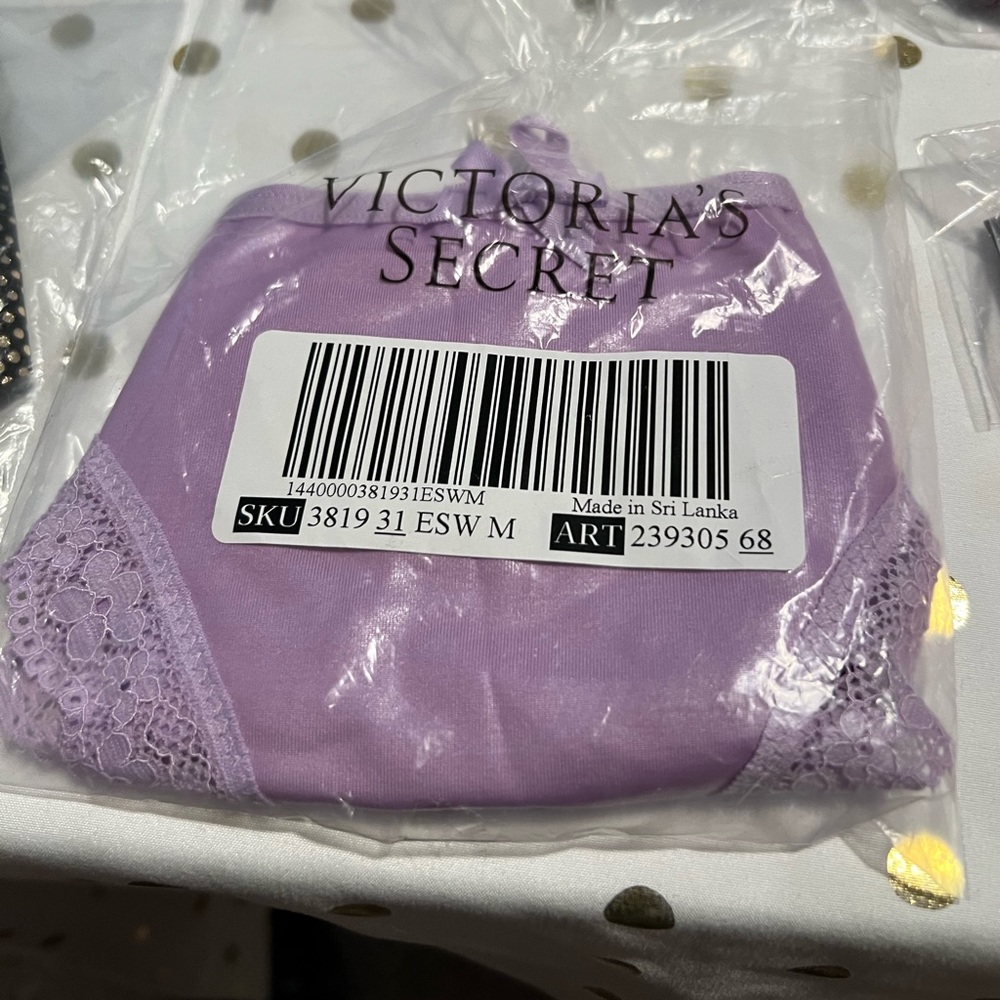 VICTORIA SECRET Cheeky panty size Medium